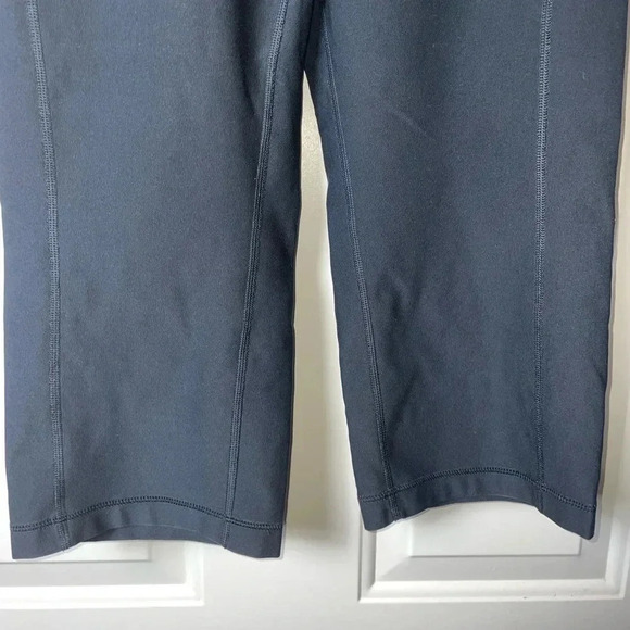 Nike DRI FIT CROPPED LEGGINGS LOGO SIZE SMALL BLACK IN COLOR - Picture 5 of 9